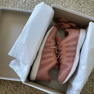 APL Techloom Pro Pink sneaker running shoes